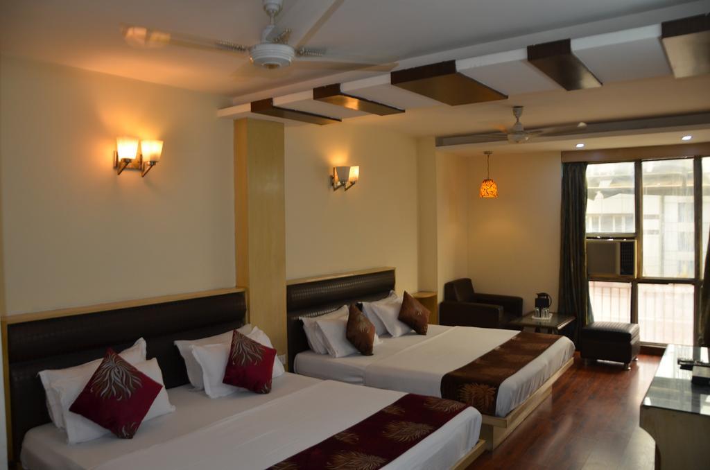 Hotel Milan Deluxe New Delhi Extérieur photo