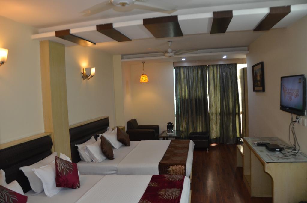 Hotel Milan Deluxe New Delhi Extérieur photo