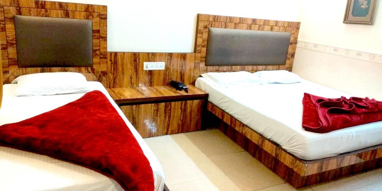 Hotel Milan Deluxe New Delhi Extérieur photo