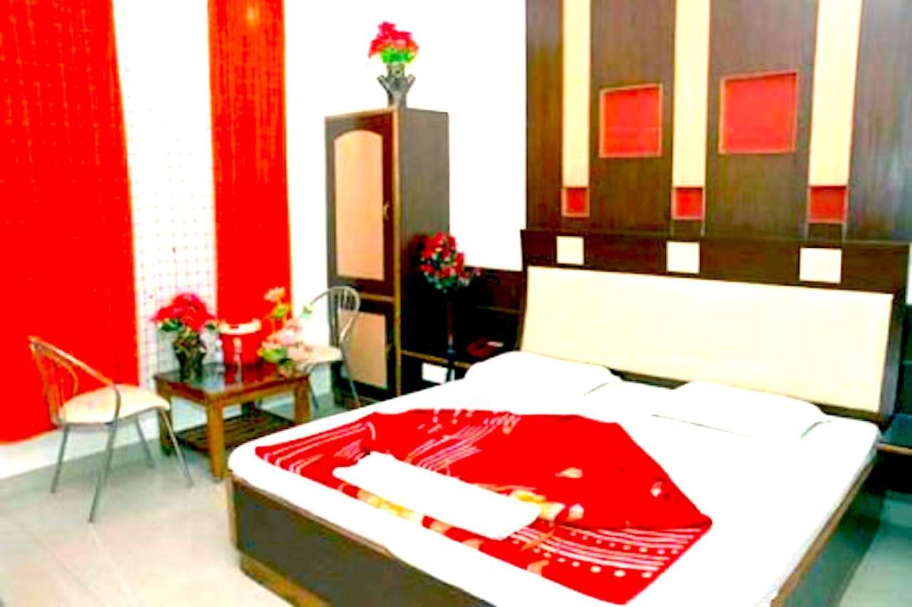 Hotel Milan Deluxe New Delhi Extérieur photo
